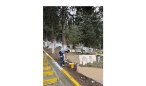 mezarliklarda-durmaksizin-calismaya-devam.jpg