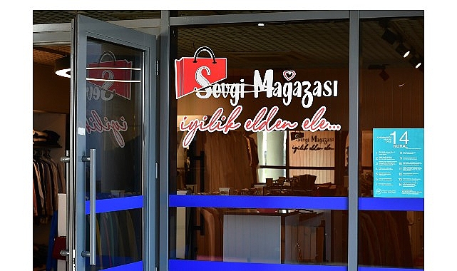 sevgi-magazasinda-isitan-alisveris.jpg