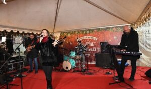 yeni-yil-festivalinde-sarkilar-bursalilarin-icini-isitti.jpg