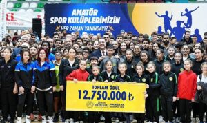 amator-spor-kuluplerinden-baskan-dutluluya-tesekkur.jpg