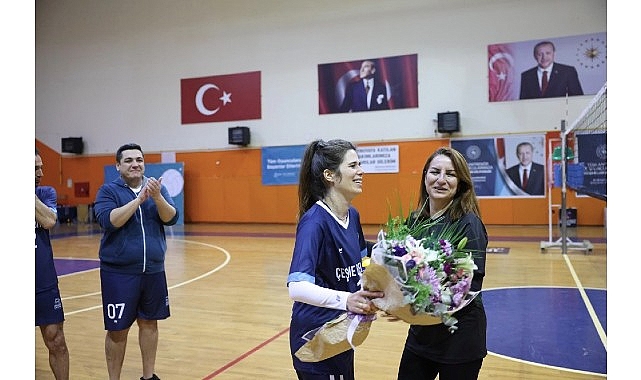 cesme-belediyesi-birimler-arasi-voleybol-turnuvasi-coskuyla-tamamlandi.jpg