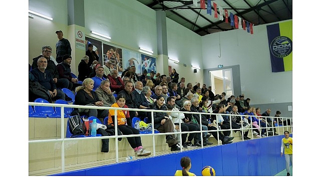 didim-sahasinda-voleybol-soleni-3-0.jpg