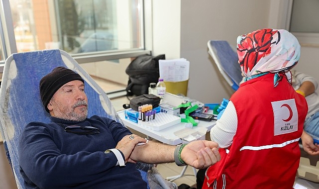 selcuklu-belediyesi-personeli-ve-vatandaslardan-kan-bagisi-kampanyasina-destek.jpg