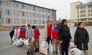 selcukluda-okullar-sifir-atik-icin-yarisiyor.jpg