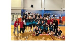 bayrakli-belediyesi-u14-kiz-basketbol-takimi-izmir-sampiyonu-oldu.jpg