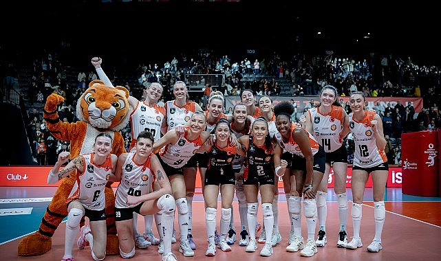 eczacibasi-dynavitten-evinde-net-galibiyet.jpg