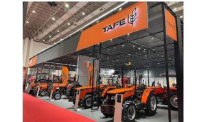 tafe-traktor-izmir-tarim-fuarinda-yeni-bahce-ve-meyve-traktorlerini-sergiliyor.jpg