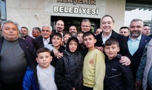 alasehirliler-buyuksehirin-iftar-sofrasinda-bulustu.jpg