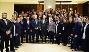 bakan-bolat-istaf-iftarinda-konustu-bir-sofra-binlerce-dua-dunyaya-umut-oldu.jpg