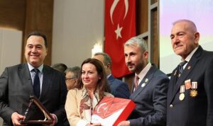 baskan-dutlulu-sehit-aileleri-ve-gazilerle-iftar-sofrasinda-bulustu.jpg