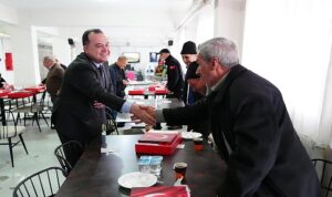 baskan-dutluludan-huzurevine-bayram-ziyareti.jpg
