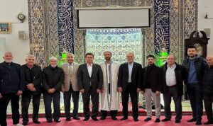 baskan-erkan-aydin-vatandaslarla-bayramlasti.jpg