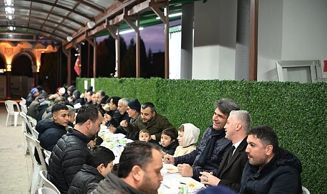 baskan-kocaman-iftar-sofrasinda-bulustu.jpg