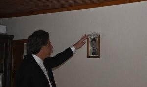 baskan-kocaman-ve-kaymakam-ozturkten-sehit-ailelerine-anlamli-ziyaret.jpg