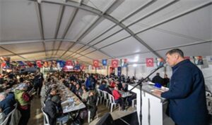 baskan-tugay-arife-gununde-urlalilarla-oruc-acti.jpg