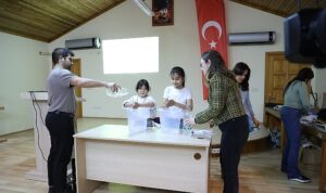 buyuksehir-belediyesi-cocuklara-suyun-onemini-anlatiyor.jpg