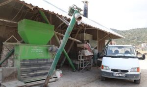 buyuksehir-tarimsal-ekipman-destekleri-ile-ureticilerin-yuzunu-gulduruyor.jpg