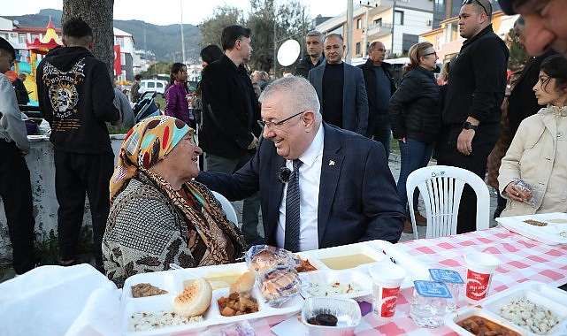 edremit-belediyesi-iftar-sofralari-altinolukta-kuruldu.jpg