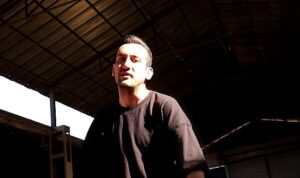 emre-ogdenden-ice-donuk-ve-atmosferik-bir-album-anhedoni.jpg