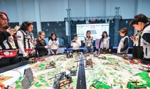 first-lego-league-ulusal-turnuvasi-fuar-izmirde-basladi.jpg
