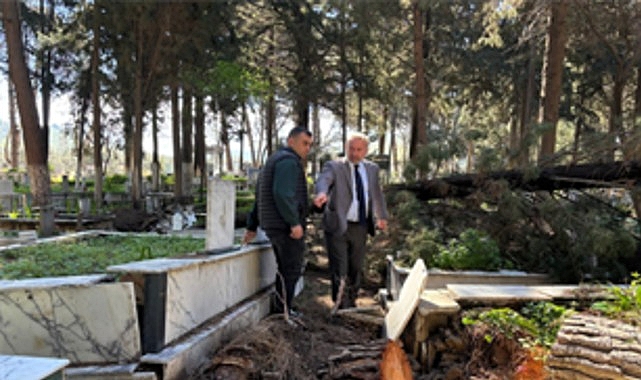 firtinadan-etkilenen-mezarliklara-hizli-mudahale.jpg