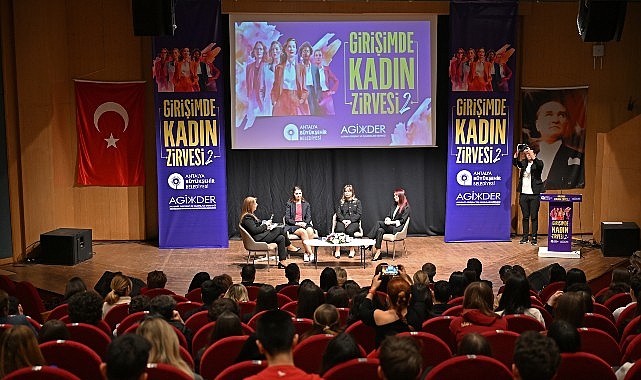 girisimde-kadin-zirvesinin-ikincisi-duzenlendi.jpg