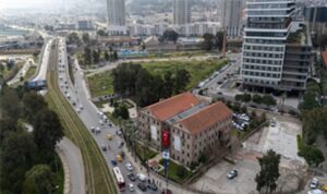 harita-ve-kadastro-muhendisleri-odasi-izmir-subesinden-baskan-tugaya-destek-tescil-yasaya-aykiri.jpg