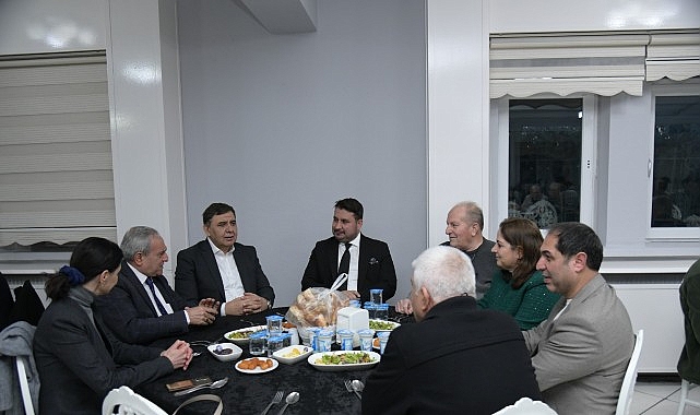 iftar-sofrasinda-birlik-ve-beraberlik.jpg