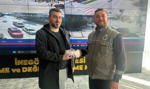 inegol-belediyesi-personelinden-ornek-davranis.jpg