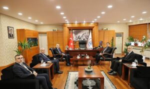 istanbul-milli-egitim-muduru-yenturden-baskan-vekili-akina-ziyaret.jpg
