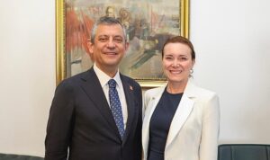 konakta-ferdi-zeyrek-genclik-merkezi-aciliyor-kurdeleyi-ozgur-ozel-kesecek.jpg