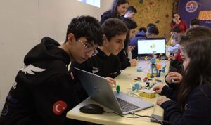 maltepe-belediyesinden-cocuklara-inovasyon-atolyesi.jpg