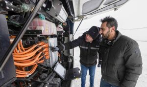 manin-elektrikli-otobusu-lions-coach-e-erzurum-ve-isvecte-kar-ve-buza-meydan-okudu.jpg