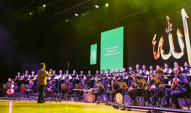 selcuklu-sanat-akademisi-ilahi-konseri-ile-gonullere-dokundu.jpg