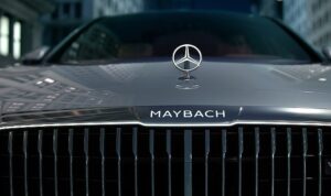 the-art-of-arrival-felsefesiyle-maybach-merakla-beklenen-the-devil-wears-prada-2-filmine-ikonik-bir-giris-yapiyor.jpg