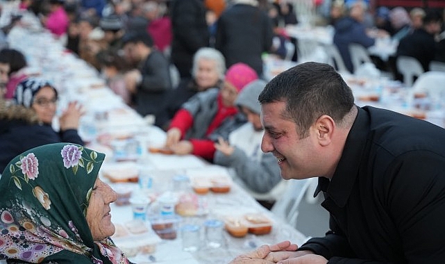 torbali-belediyesinden-cumhuriyet-mahallesinde-dev-iftar.jpg