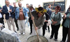 2-didim-ege-lezzetleri-festivali-zengin-tatlariyla-basladi.jpg