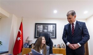 23-nisanda-baskanlik-koltugu-cocuklarin.jpg