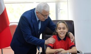 23-nisanda-koltuk-cocuklara-emanet.jpg