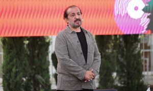 alacati-ot-festivalinde-yogun-cumartesi-soylesiler-gastronomi-ve-buyuk-ilgi.jpg