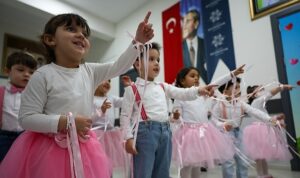 aydin-buyuksehir-belediyesinin-cocuk-gelisim-merkezlerinde-23-nisan-ulusal-egemenlik-ve-cocuk-bayrami-etkinlikleri-duzenlendi.jpg