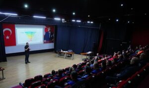 ayvalikta-cevre-hamlesi-atik-getirme-merkezi-icin-egitim-basladi.jpg