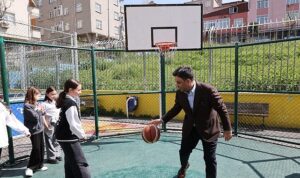 bagcilar-belediyesi-ilceyi-spor-sahalariyla-donatiyor.jpg