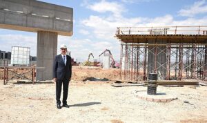 baskan-altay-insasi-suren-tumosan-kavsaginda-incelemelerde-bulundu.jpg