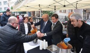 baskan-aydinin-cuma-duragi-muradiye-mahallesi-oldu.jpg