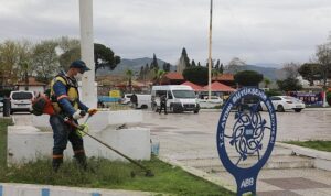 baskan-cercioglundan-germencik-ve-incirliovada-yesil-alanlara-bahar-dokunusu.jpg