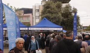 baskan-cercioglunun-onculugunde-ata-tohumlarindan-uretilen-fideler-aydinlilara-ulastiriliyor.jpg