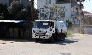 baskan-cercioglunun-onculugunde-umurluda-es-zamanli-calismalar-devam-ediyor.jpg