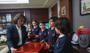 baskan-koymen-koltugunu-devretti-yeni-baskandan-cevre-onerisi-geldi.jpg