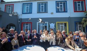 baskan-ovalioglu-vatandaslarin-paskalyasini-kutladi.jpg